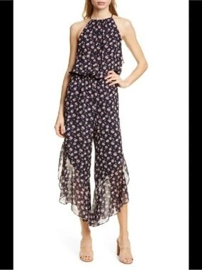 ✨ Joie Jael Floral 100% Silk Jumpsuit ✨ Size XS
As New. Navy blue with flowers
